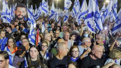 Thousands of Israelis rally against Netanyahu gov’t days before election