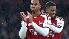 Arsenal join Man City at Premier League summit, Spurs shock Chelsea 2-0