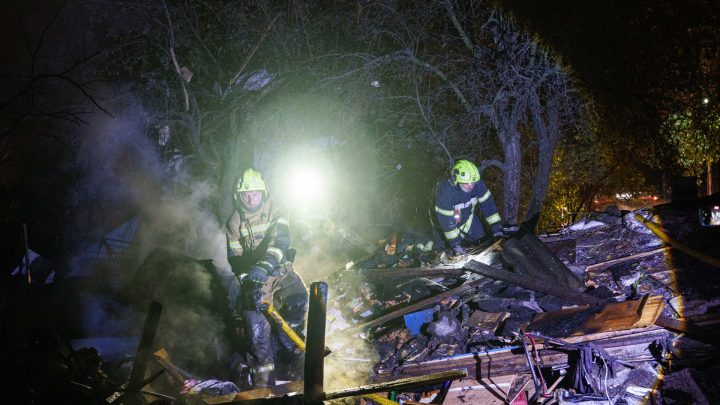 Russian strikes hit Kyiv after Witkoff meets Putin