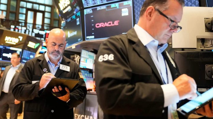 S&P 500 climbs to record highs on earnings optimism