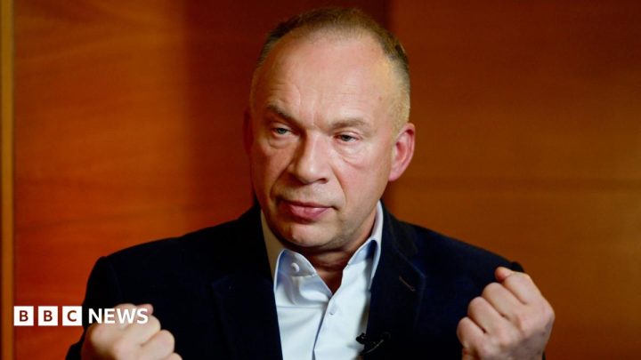 Russia's offensive ability is broken, Kyiv's former top general tells BBC
