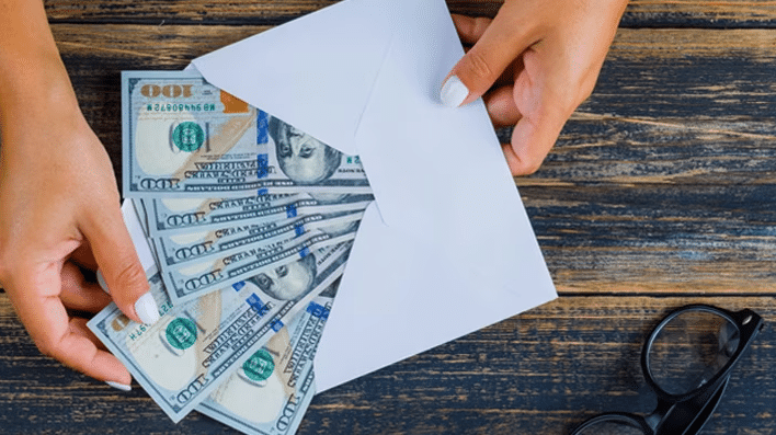 Cheaper Money Transfers Announced for Overseas Pakistanis