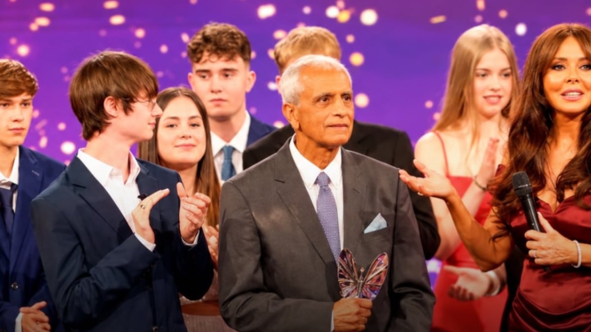 Pakistani-Born Surgeon Wins Pride of Britain Lifetime Achievement Award
