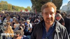 'There are now thousands of people': At the scene of student protests in Lille