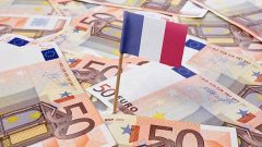 Euro Crashes After Violent Protests in France