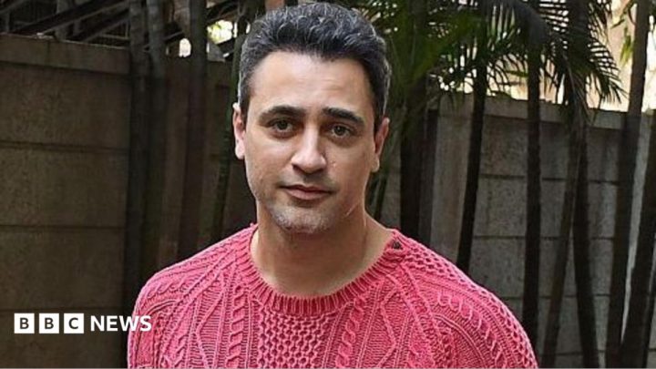 Actor Imran Khan ordered to leave India after participating in protest