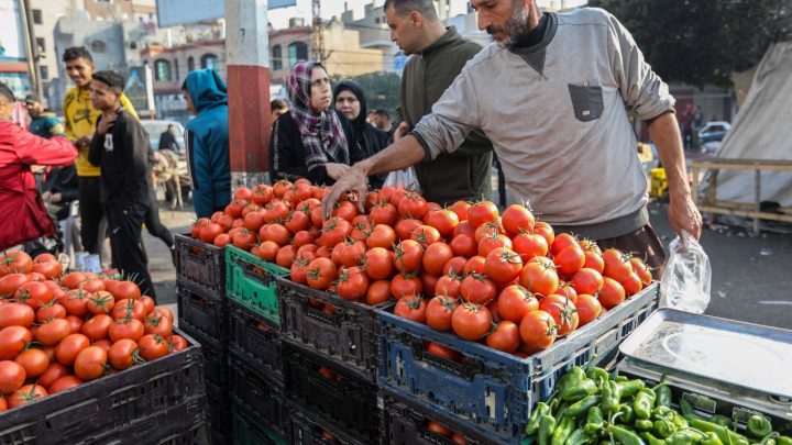 Israel halts commercial goods from entering Gaza; Hamas denies tax claims