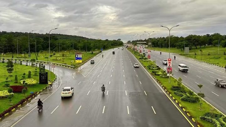 Islamabad Traffic Situation Gets Worse With More Diversions on Major Roads