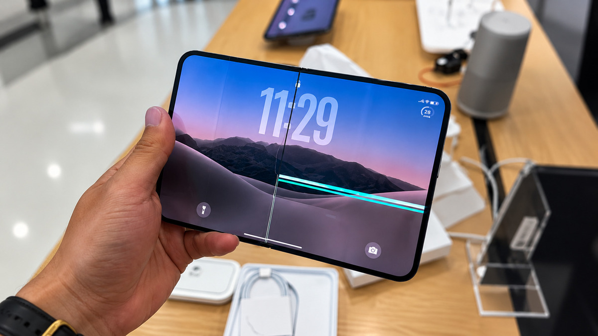 iPhone Duo Screen Damage Reports Mount as Users Face Hinge Problems