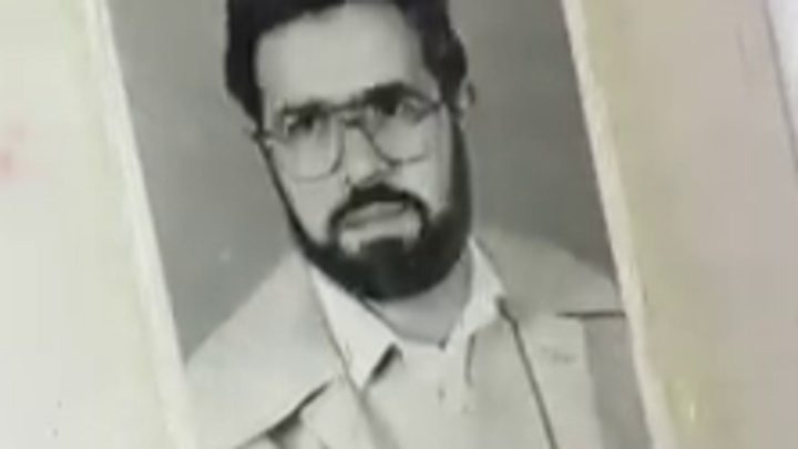 Syrian embassy returns seized passport after 43 years