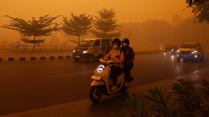 Sky turns orange as wildfires rage across Indonesia