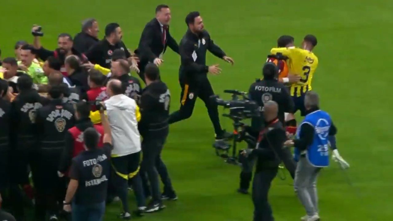 Mass brawl between Galatasaray and Fenerbahce after Istanbul derby