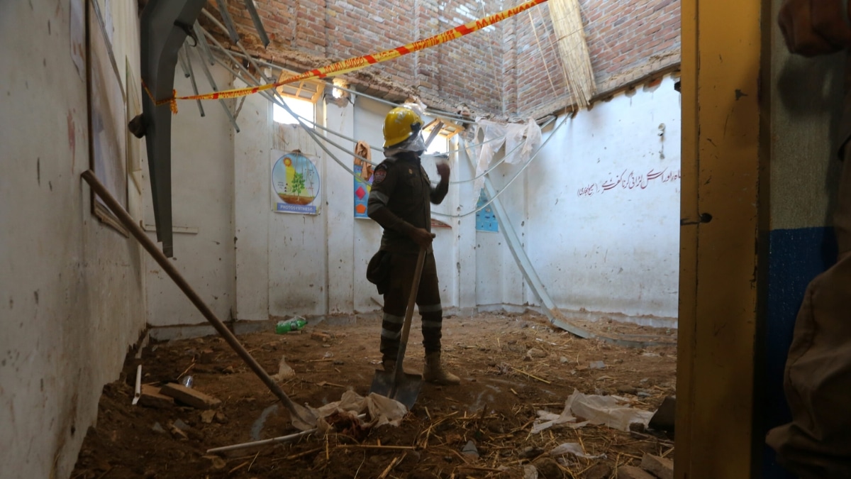 KP Govt Announces Rs. 1 Million for Families of Children Killed in Peshawar School Tragedy