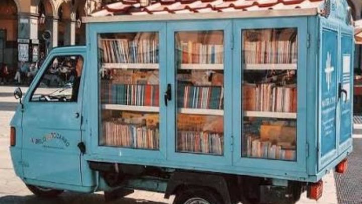 Punjab Plans New Classroom-on-Wheels and Library-on-Wheels Projects