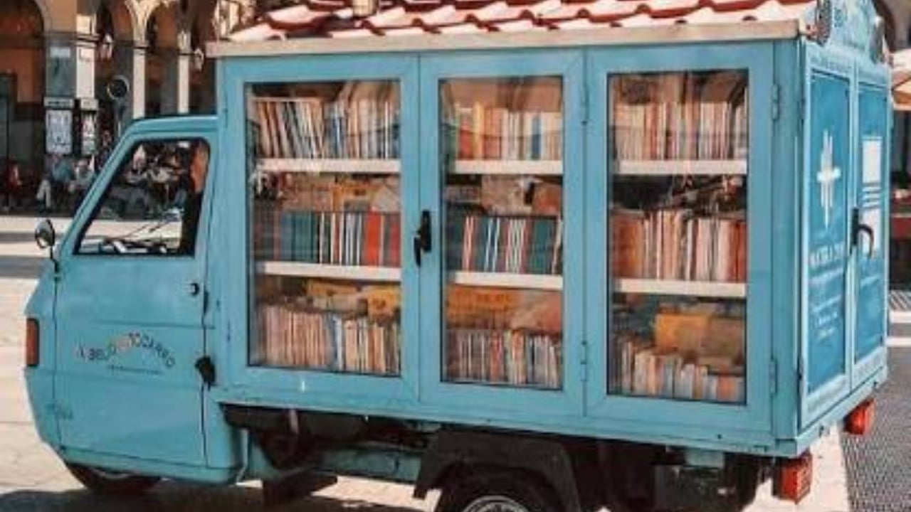 Punjab Plans New Classroom-on-Wheels and Library-on-Wheels Projects
