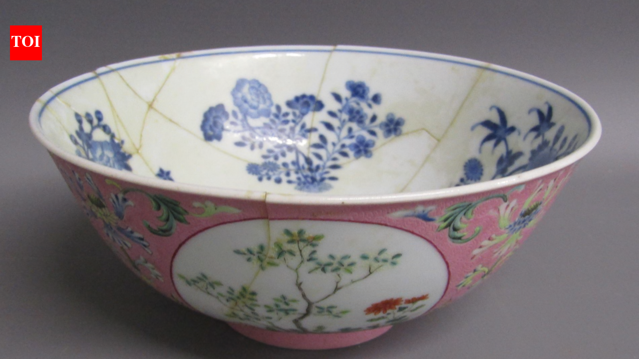 Woman's 'broken porcelain' in attic sells for £160k after 20 years