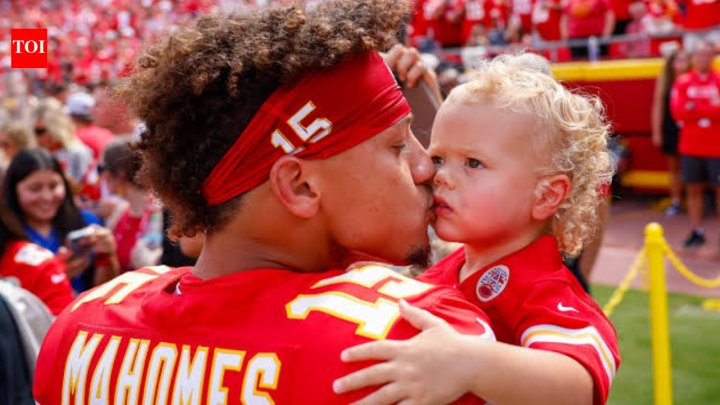 NFL NewsPatrick Mahomes’ son Bronze: What heartwarming moment did they share?