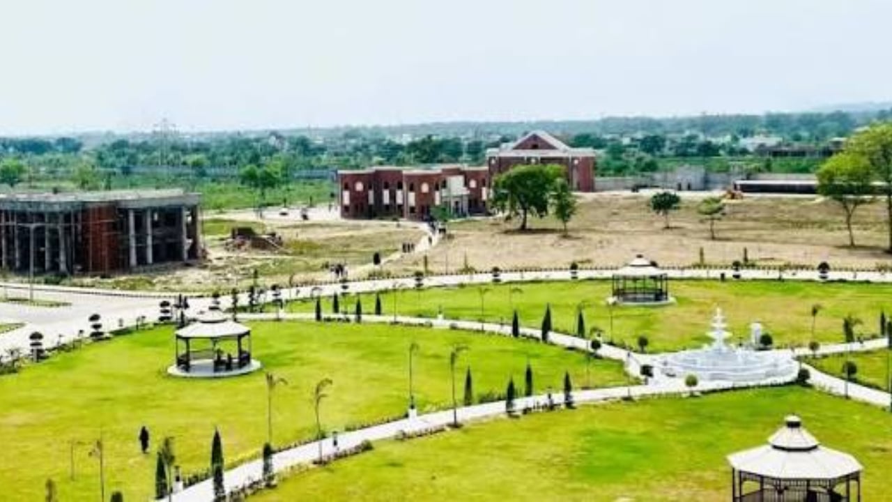 CM Punjab Inaugurates New University and City Beautification Project