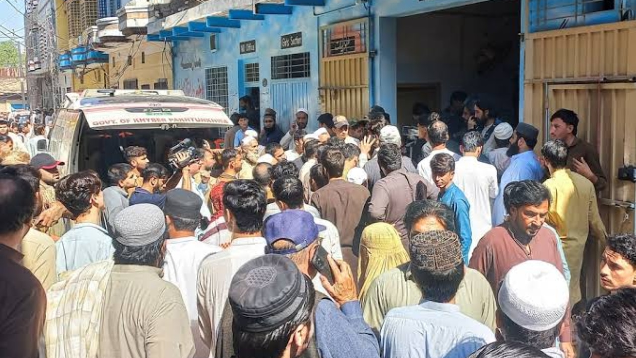 28 Killed in Peshawar School Roof Collapse, Rescue Teams Fear More Deaths