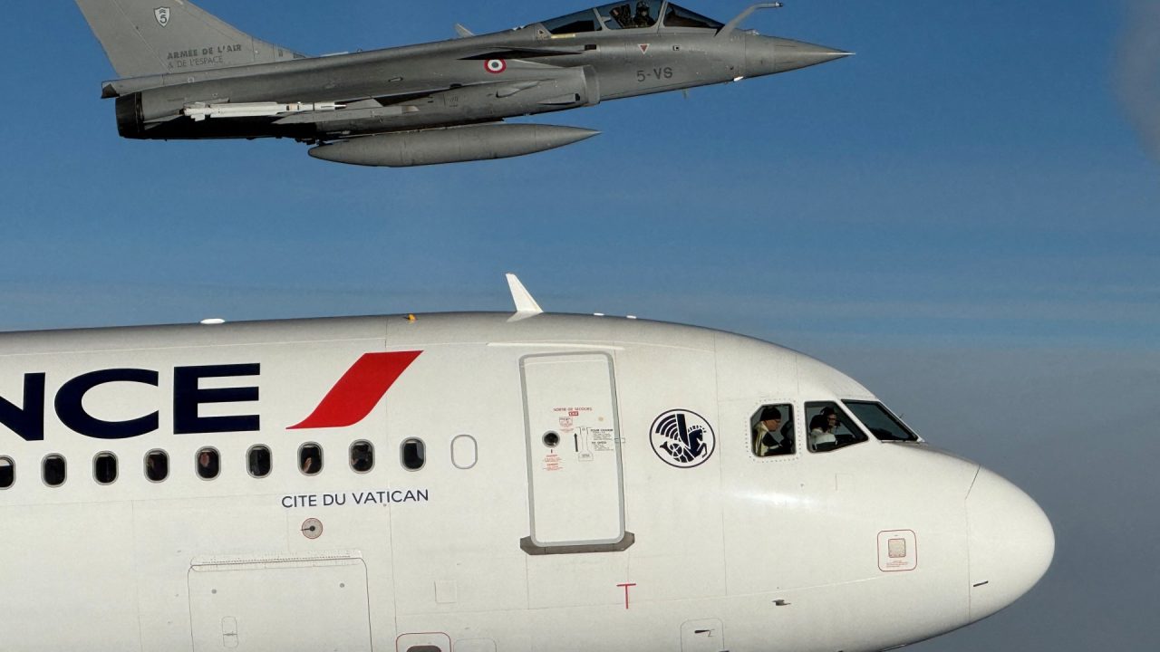 Air France says it will follow Israeli rule barring crew from some nations