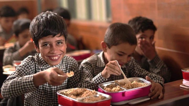 PM Shehbaz Announces Free Lunch Program for Govt Schools