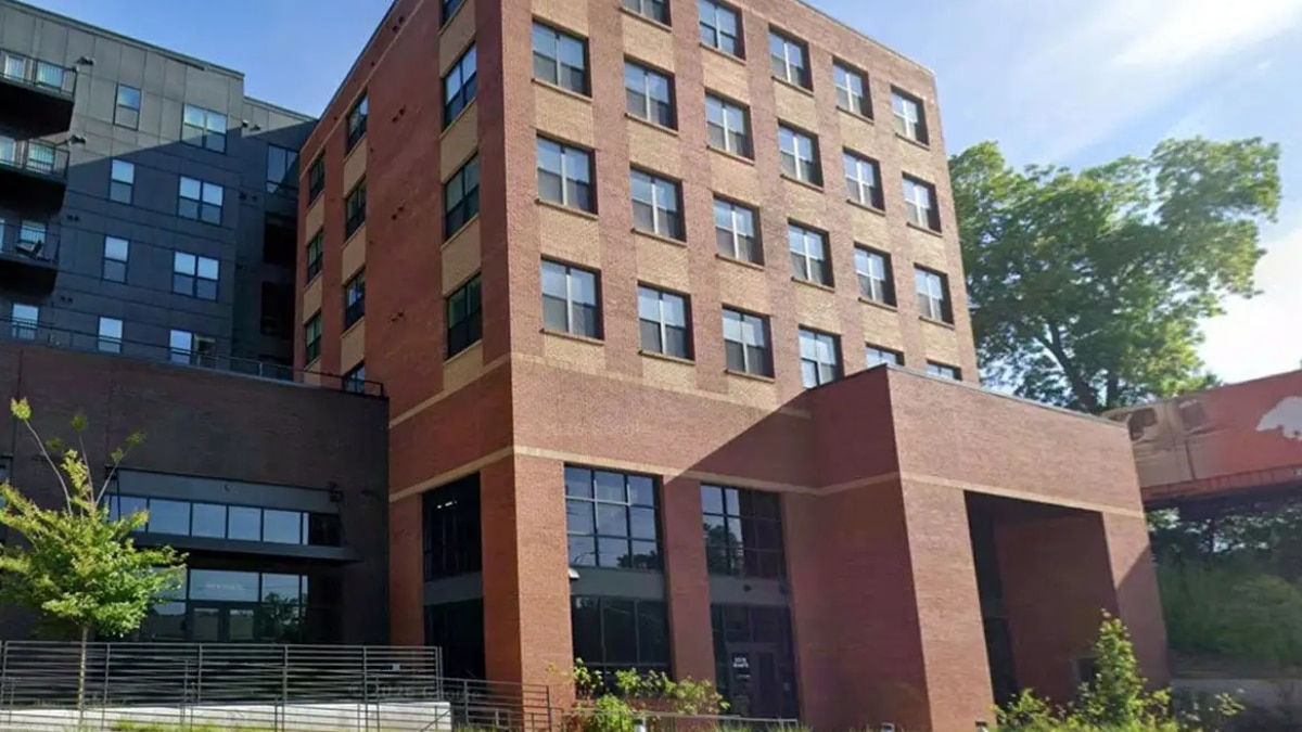 US Student Survives After Falling From Eighth-Floor Apartment Window