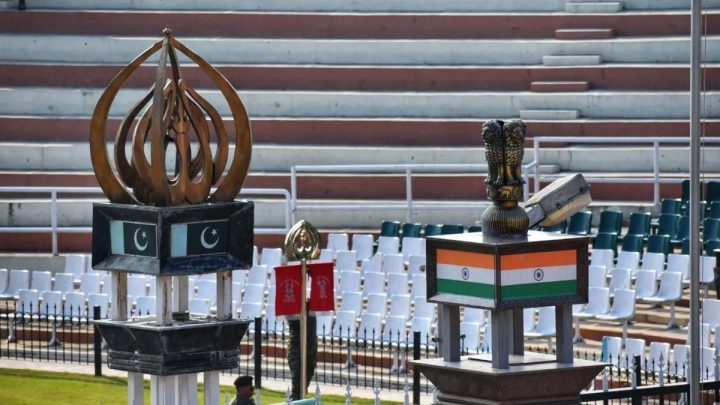 Pakistan Trolls Indian Actors Trying to Promote Anti-Pakistan Film at Wagah-Attari Border